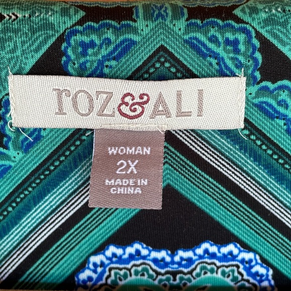 Roz & Ali Lightweight Summer Blouse. Very cool metal neck detail. Plus Size 2X - Picture 4 of 11